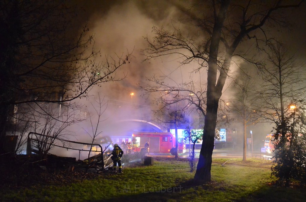 Wohnwagenbrand Koeln Hoehenberg Olpenerstr P023.JPG - Miklos Laubert